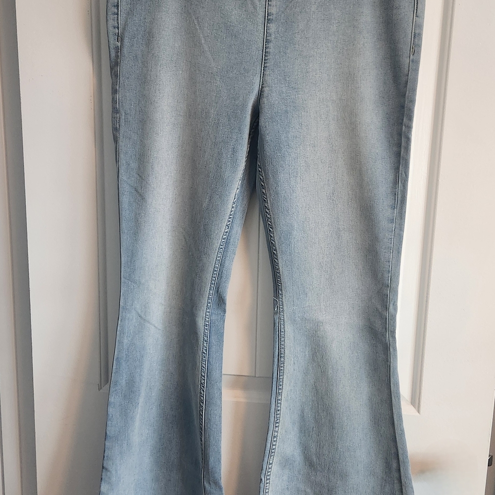NWOT We The Free Flared Denim Jeans - Picture 3 of 9